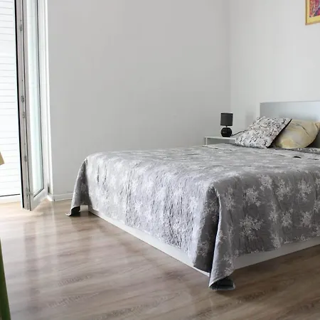 Apartment Superior Apt, 4 Rooms, 4 Bathrooms Promajna