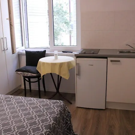 Superior Apt, 4 Rooms, 4 Bathrooms *