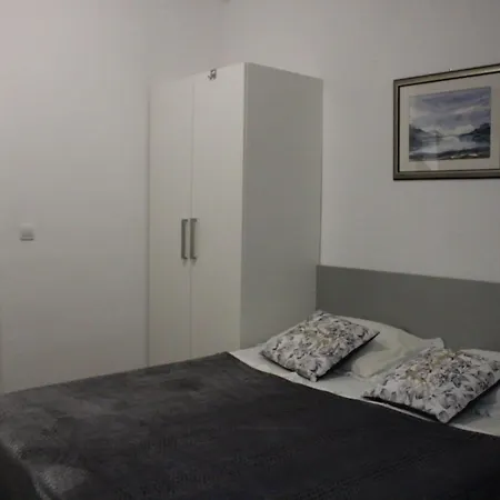 Apartment Superior Apt, 4 Rooms, 4 Bathrooms Promajna