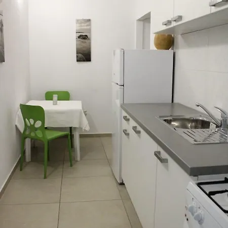 Superior Apt, 4 Rooms, 4 Bathrooms *