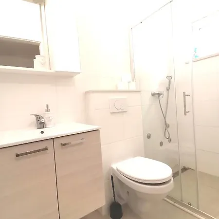 Superior Apt, 4 Rooms, 4 Bathrooms