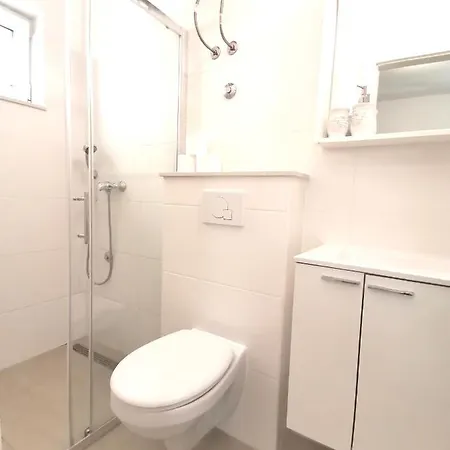 Apartmán Superior Apt, 4 Rooms, 4 Bathrooms *