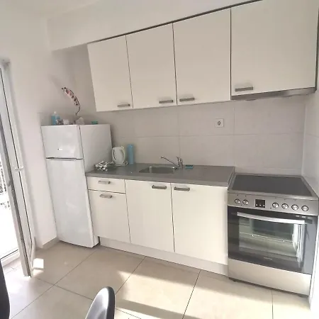 Superior Apt, 4 Rooms, 4 Bathrooms *